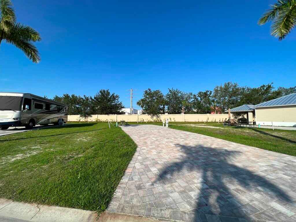 Classic Lot Lot 543 for rent Motorcoach Resort Port St Lucie FL